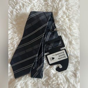 Excellent condition! Office Necktie brand is Marc Anthony, color black & gray